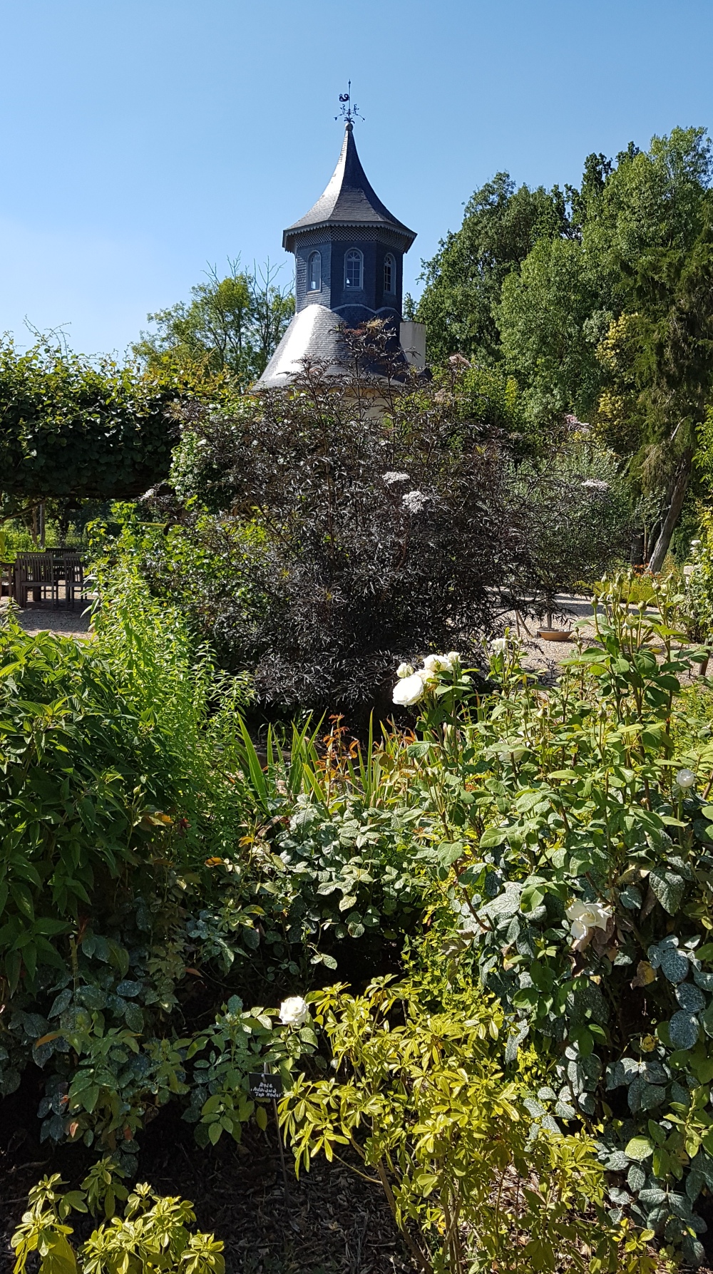 Scent garden at Chateau de Reignac
