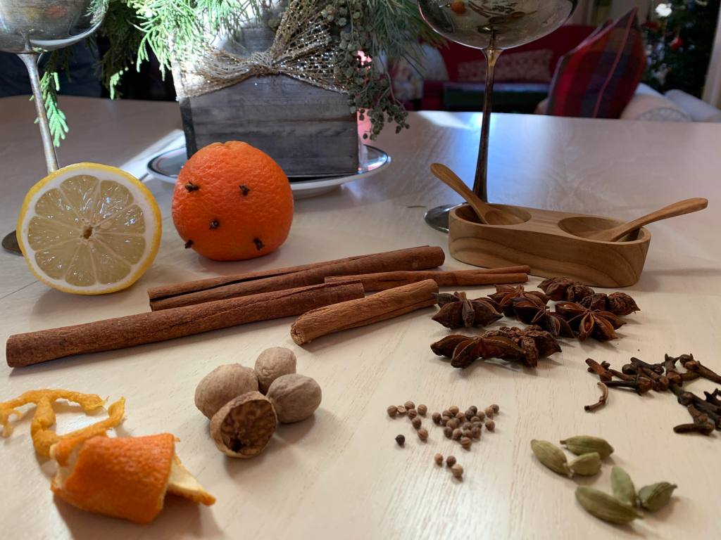 mulled wine spice and garnish