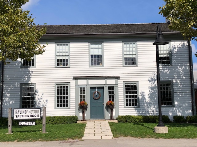 Old Georgian house called Woodruff House at Ravine Vineyard